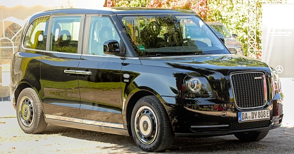 Taxi vs Bus for Local Travel
